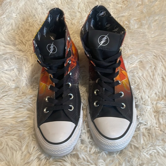 Converse DC Comics x Chuck Taylor All Star High ‘The Flash’ - Picture 2 of 6